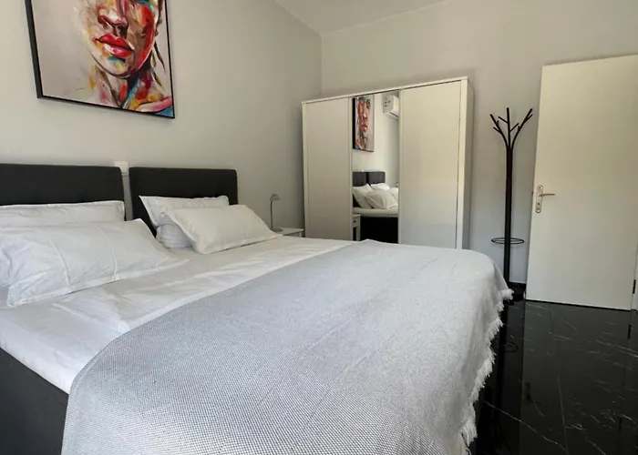 Kyra Maria Rhodes City